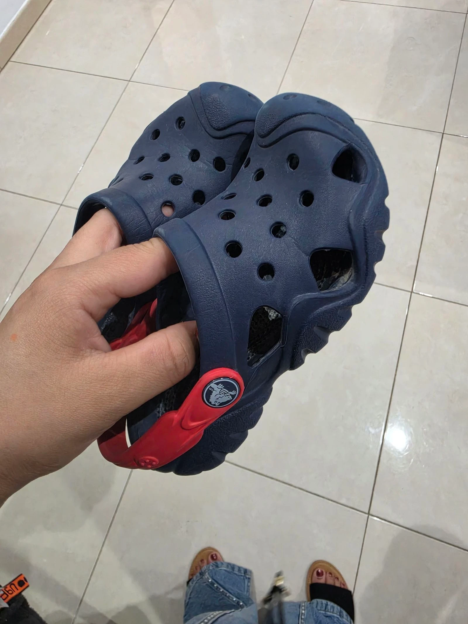 Crocs niño